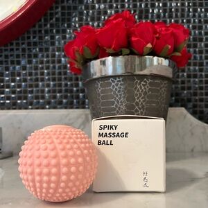 Spiky magnetic therapy Massage Ball
